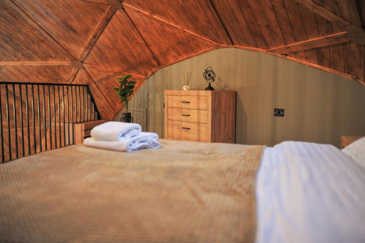 The Dome Breaza Villa Bagian luar foto